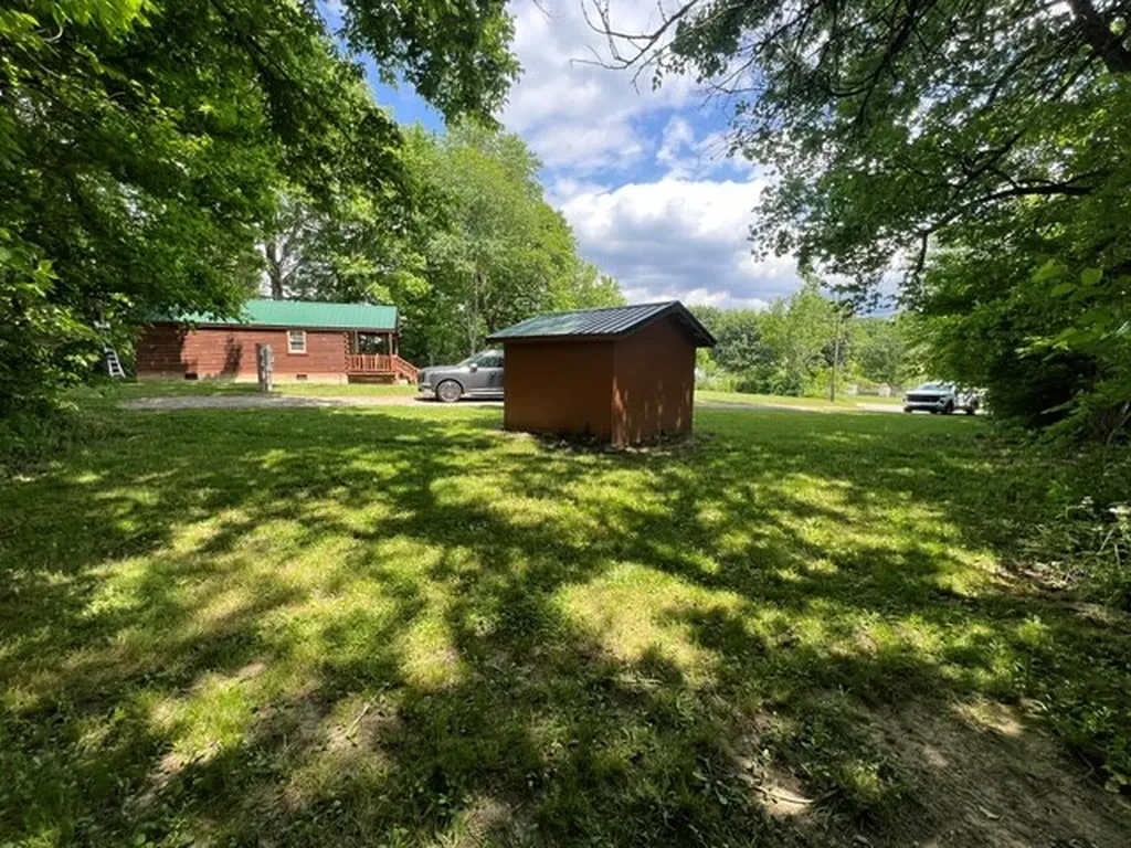 9433 Crossville Highway Sparta TN 38583