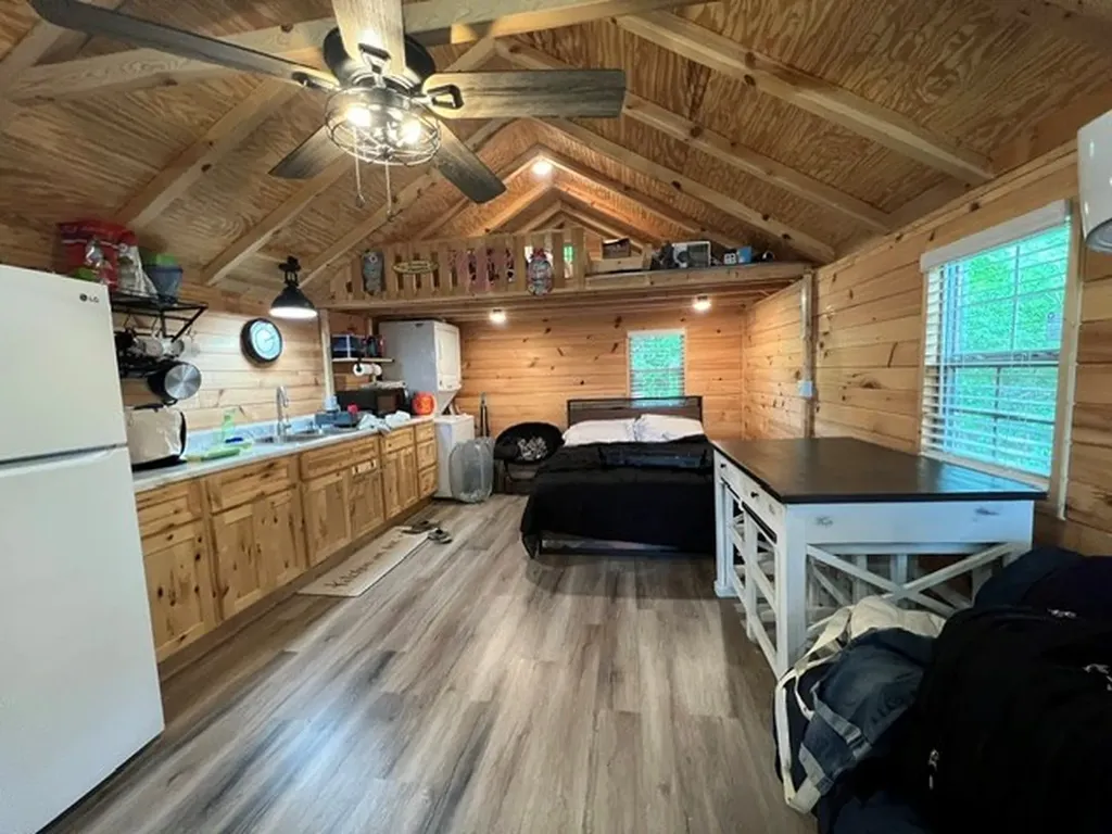9433 Crossville Highway Sparta TN 38583