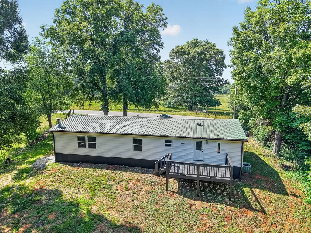 1883 Browntown Road Sparta TN 38583