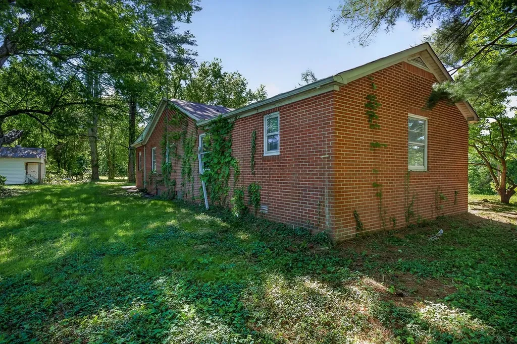 103 Hargis Lane Sparta TN 38583