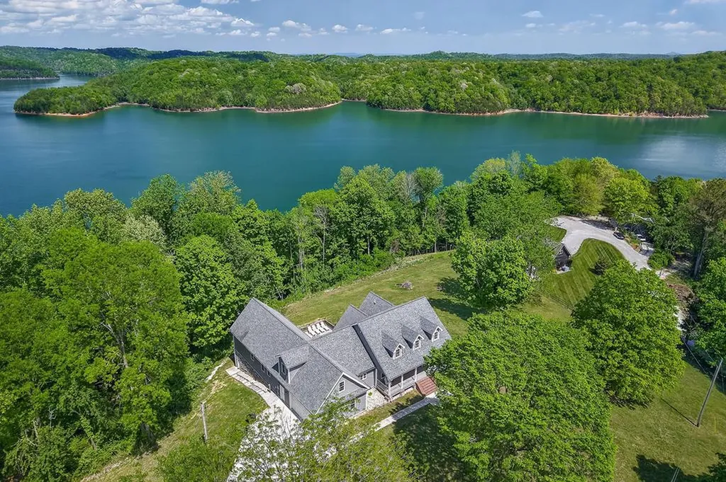 487 Cedar Hill Road Celina TN 38551