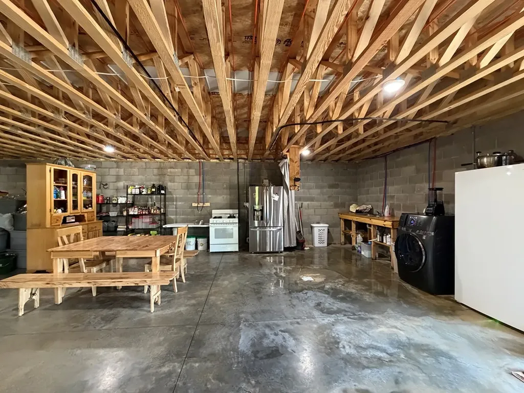110 Don Conatser Road Allardt TN 38556