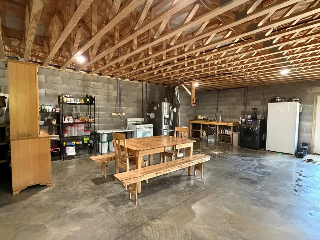 110 Don Conatser Road Allardt TN 38556