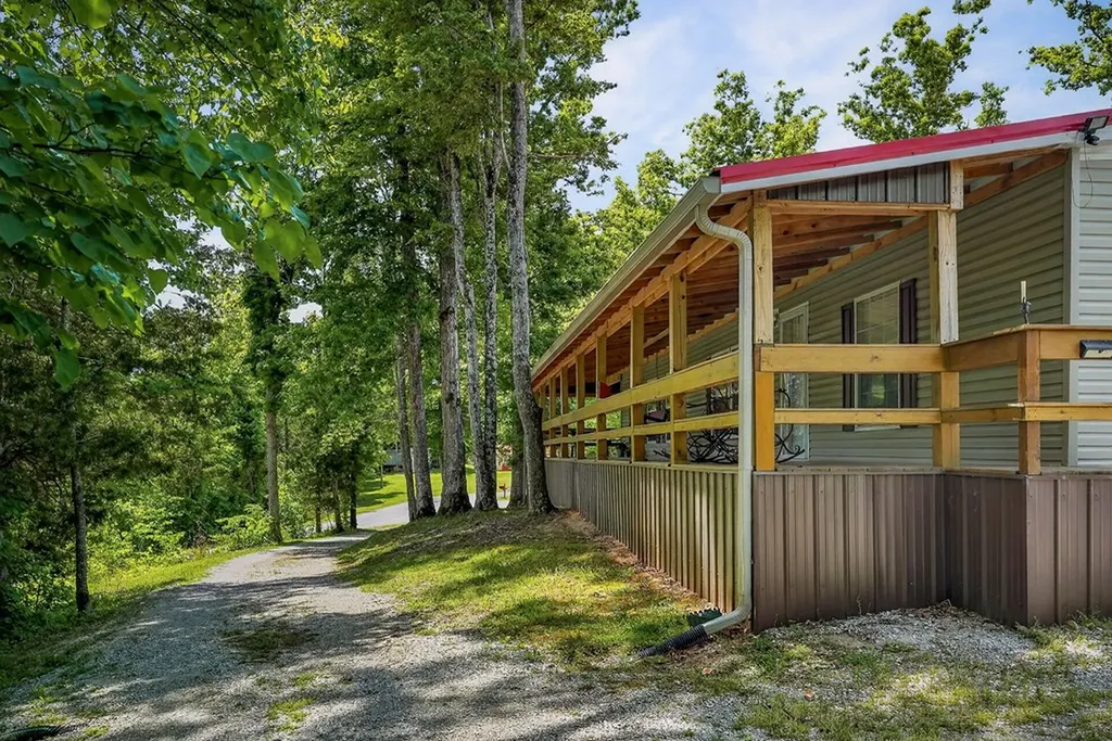 278 Pleasant Hill Road Allons TN 38541
