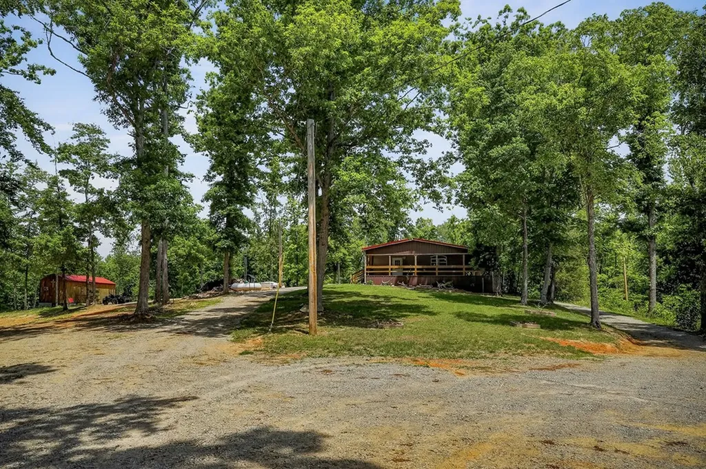 278 Pleasant Hill Road Allons TN 38541