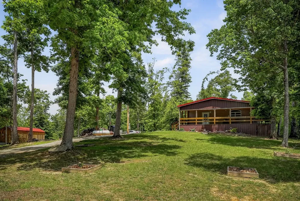 278 Pleasant Hill Road Allons TN 38541