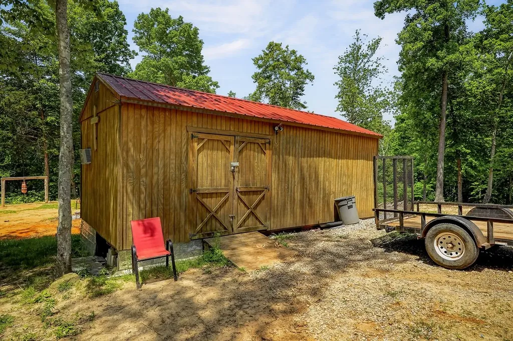 278 Pleasant Hill Road Allons TN 38541