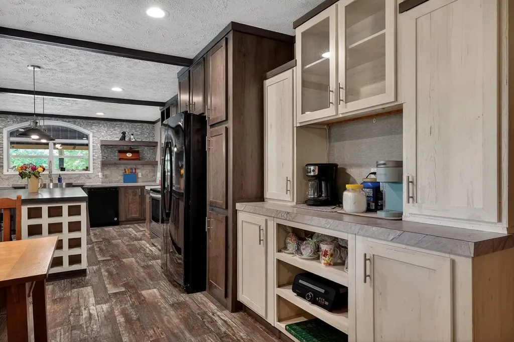 278 Pleasant Hill Road Allons TN 38541