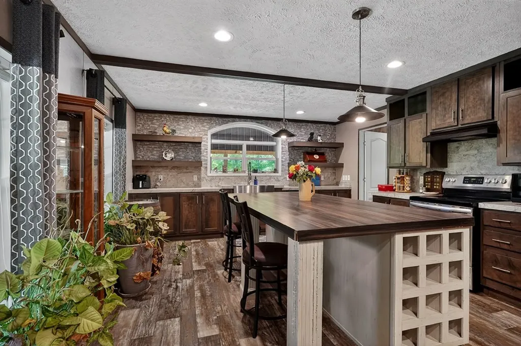 278 Pleasant Hill Road Allons TN 38541