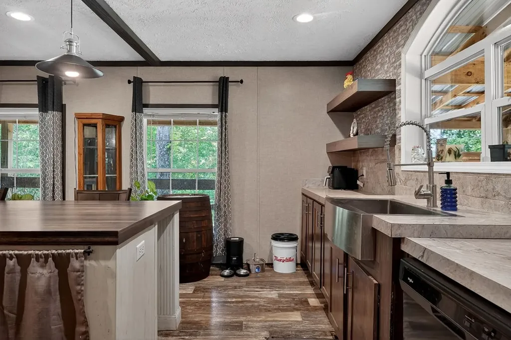 278 Pleasant Hill Road Allons TN 38541