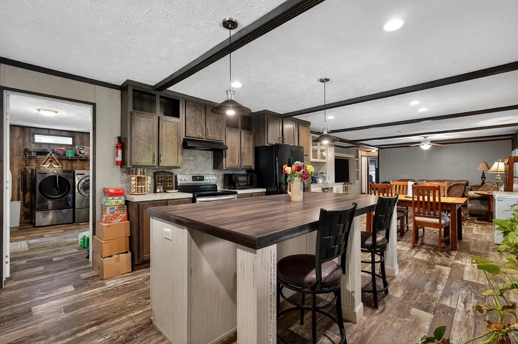 278 Pleasant Hill Road Allons TN 38541