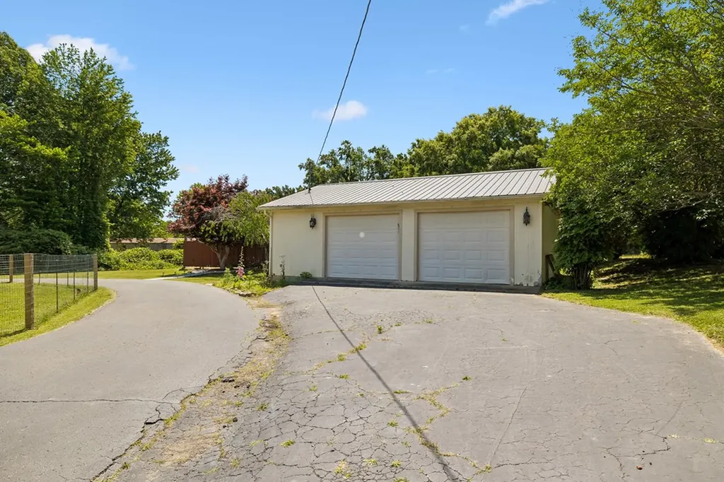 3456 Old Rock Island Road Rock Island TN 38581