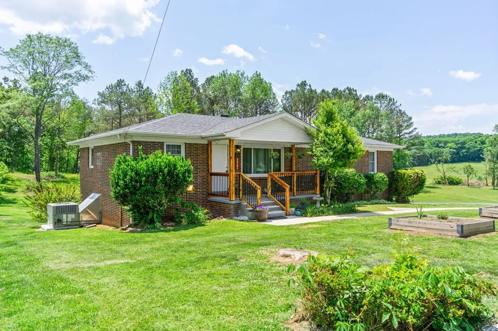 255 Washington Street Sparta TN 38583