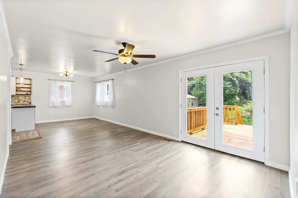 255 Washington Street Sparta TN 38583