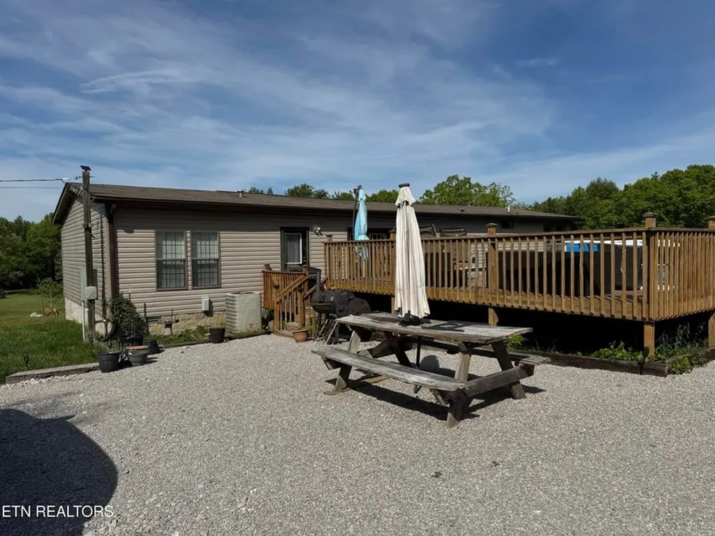 4455 Jonesville Road Clarkrange TN 38553-5119