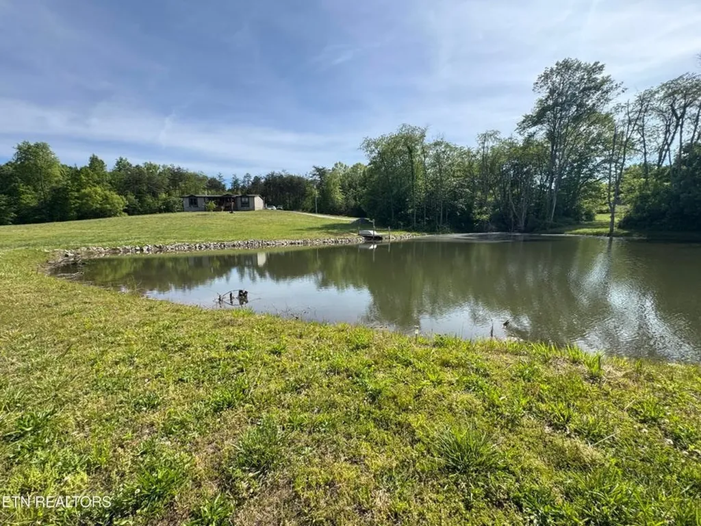 4455 Jonesville Road Clarkrange TN 38553-5119