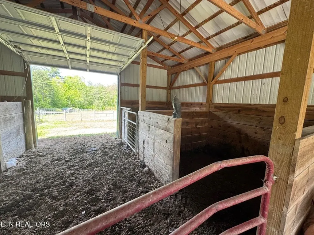 4455 Jonesville Road Clarkrange TN 38553-5119