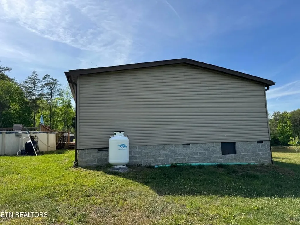 4455 Jonesville Road Clarkrange TN 38553-5119