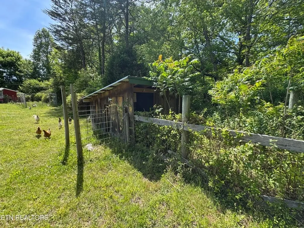 4455 Jonesville Road Clarkrange TN 38553-5119