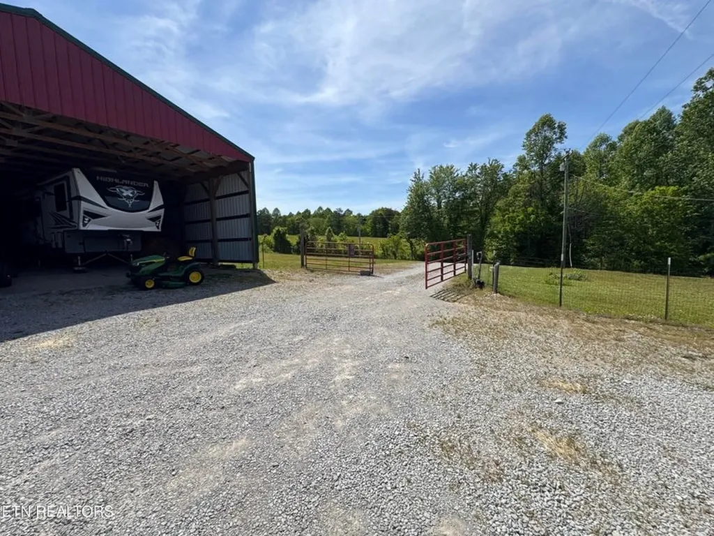 4455 Jonesville Road Clarkrange TN 38553-5119