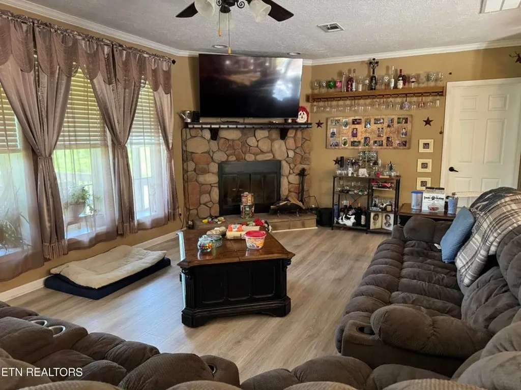 4455 Jonesville Road Clarkrange TN 38553-5119