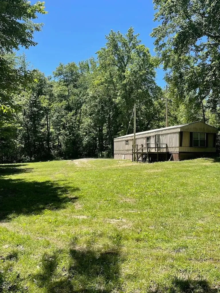 884 Highland Avenue Baxter TN 38544