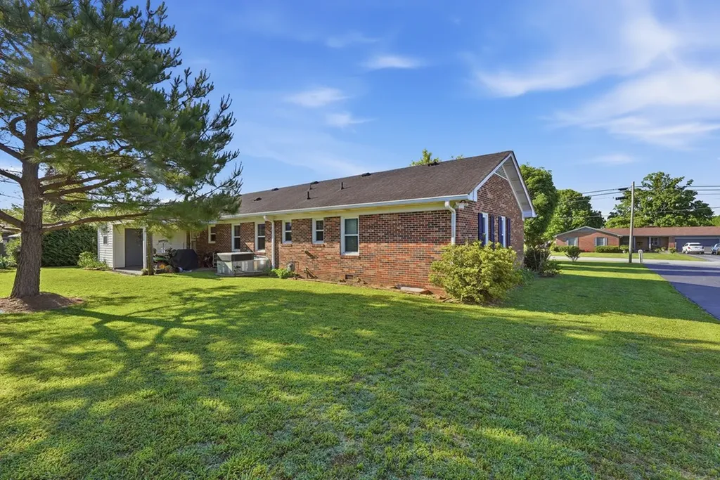 226 Oakland Drive Sparta TN 38583