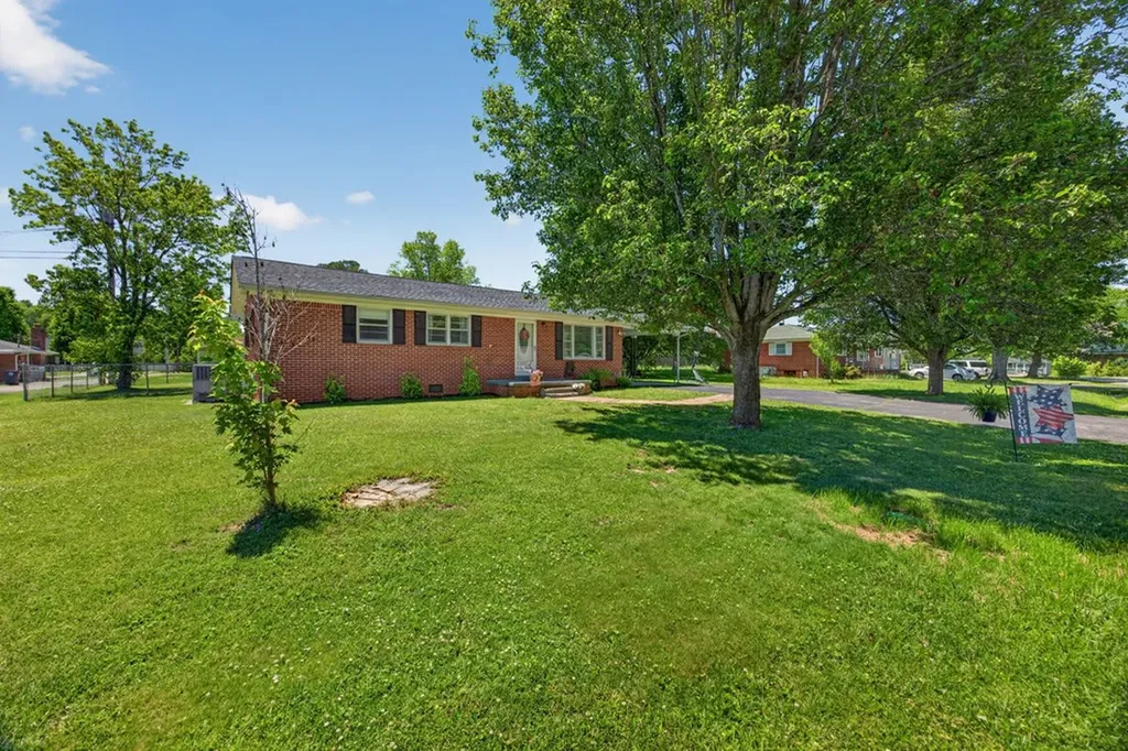 149 NE Joy Lane Cookeville TN 38506-5422