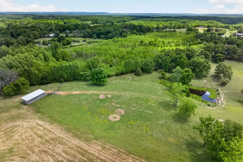 6310 Thomas Twin Oak Road Baxter TN 38544