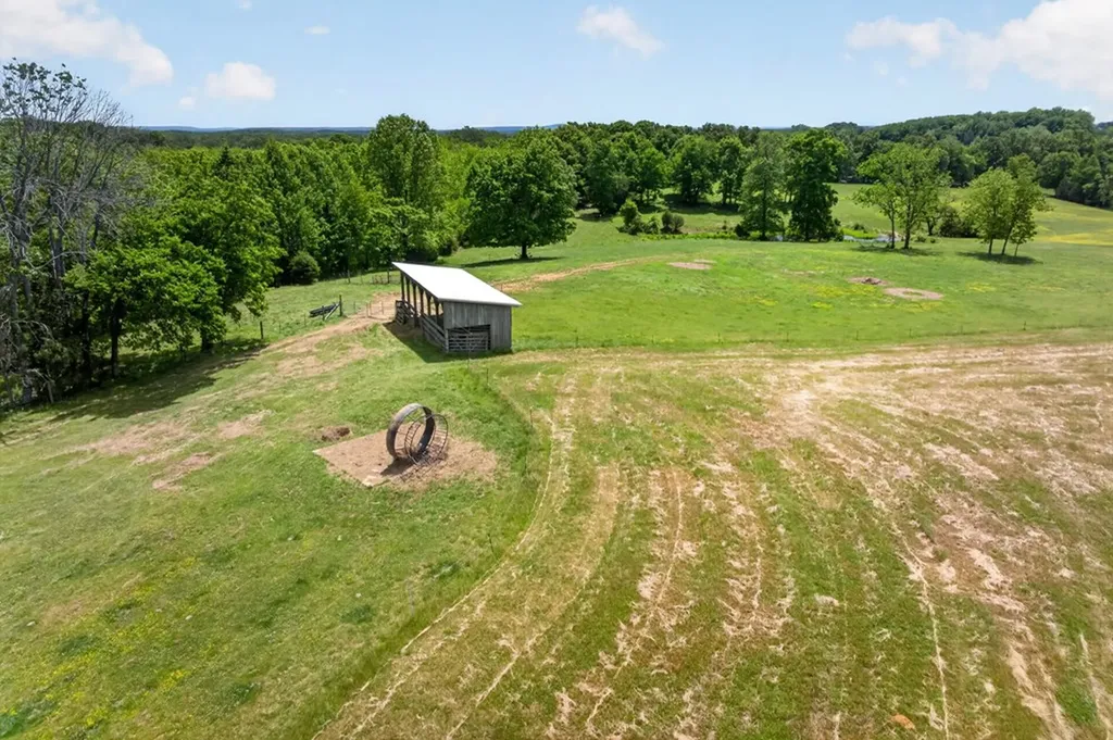 6310 Thomas Twin Oak Road Baxter TN 38544