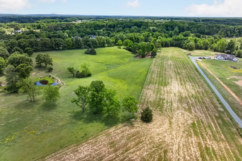 6310 Thomas Twin Oak Road Baxter TN 38544