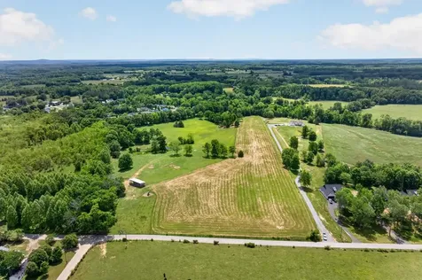 6310 Thomas Twin Oak Road Baxter TN 38544