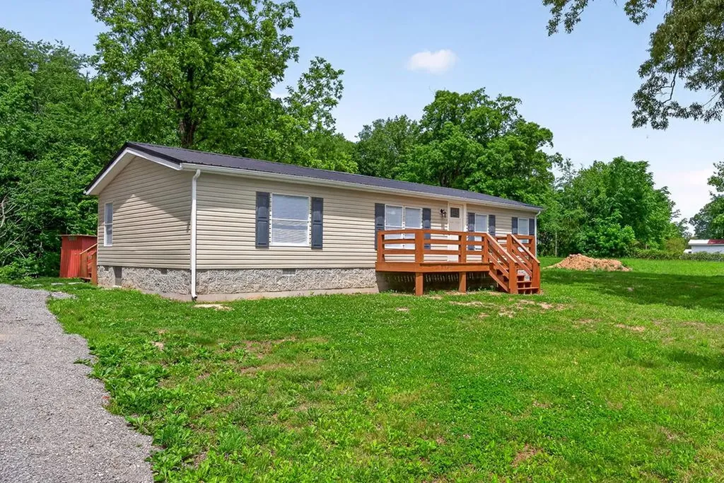 1437 Jefferson Road Smithville TN 37166