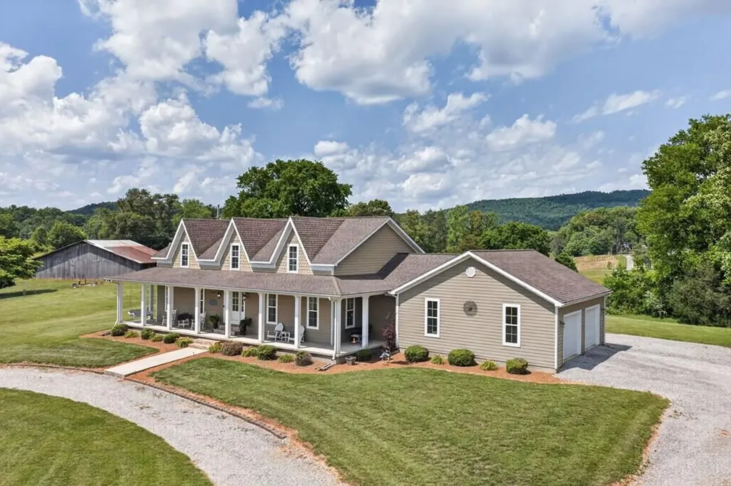1444 Cherry Creek Road Sparta TN 38583-5777