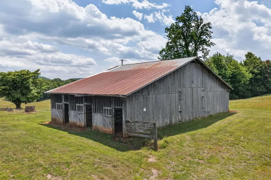 1444 Cherry Creek Road Sparta TN 38583-5777