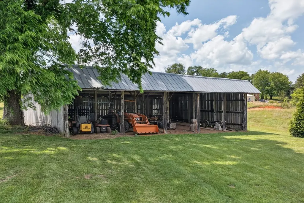 1444 Cherry Creek Road Sparta TN 38583-5777