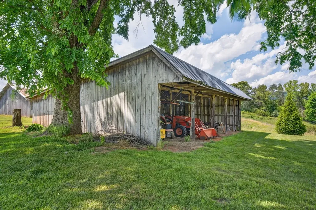 1444 Cherry Creek Road Sparta TN 38583-5777