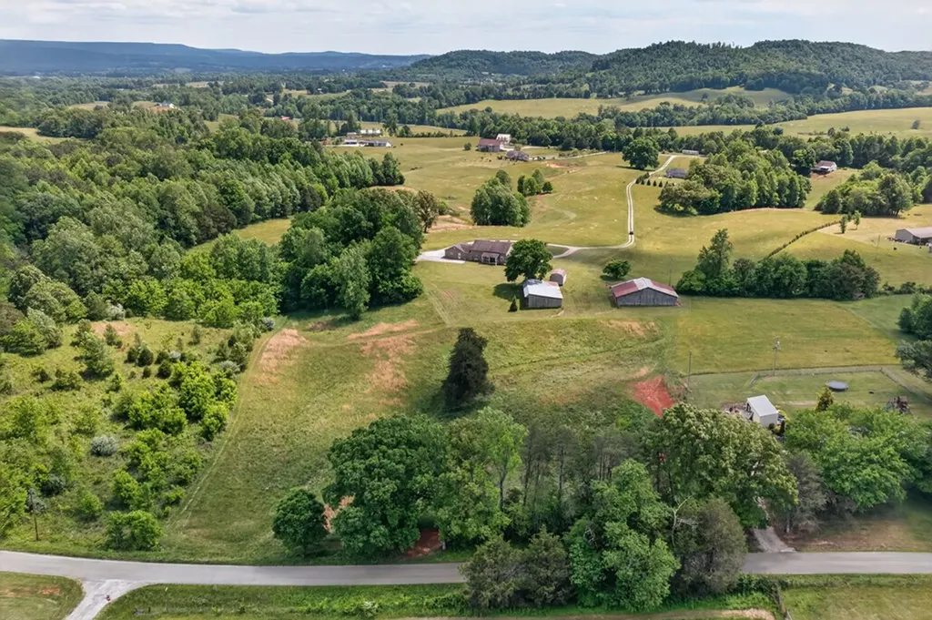 1444 Cherry Creek Road Sparta TN 38583-5777