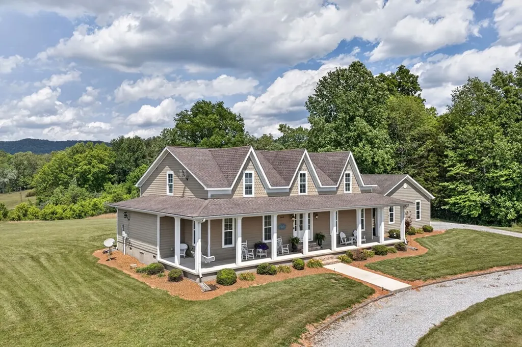 1444 Cherry Creek Road Sparta TN 38583-5777