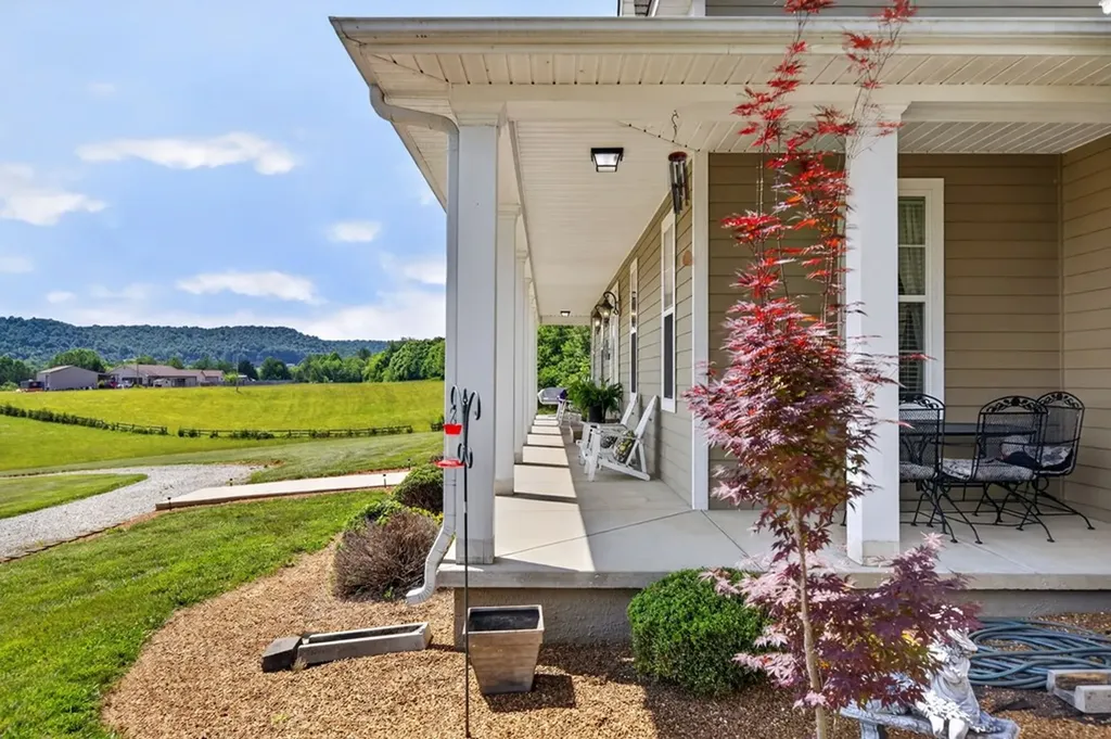 1444 Cherry Creek Road Sparta TN 38583-5777
