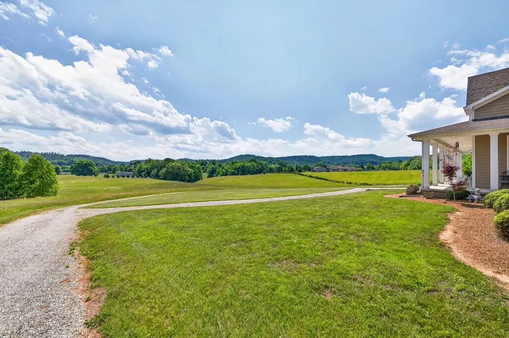 1444 Cherry Creek Road Sparta TN 38583-5777