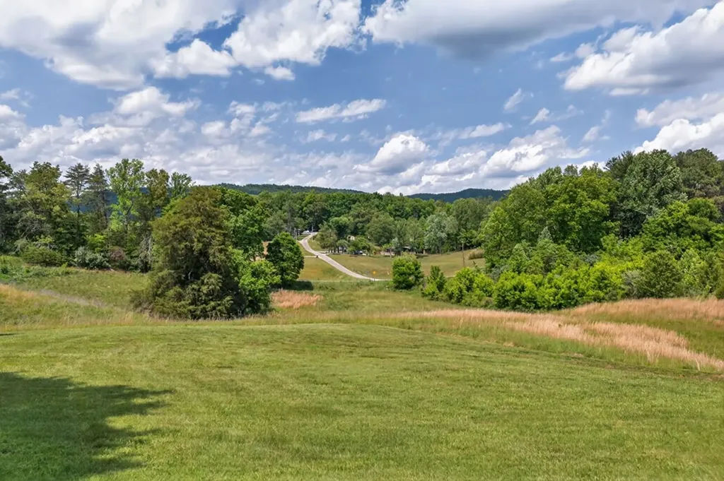 1444 Cherry Creek Road Sparta TN 38583-5777
