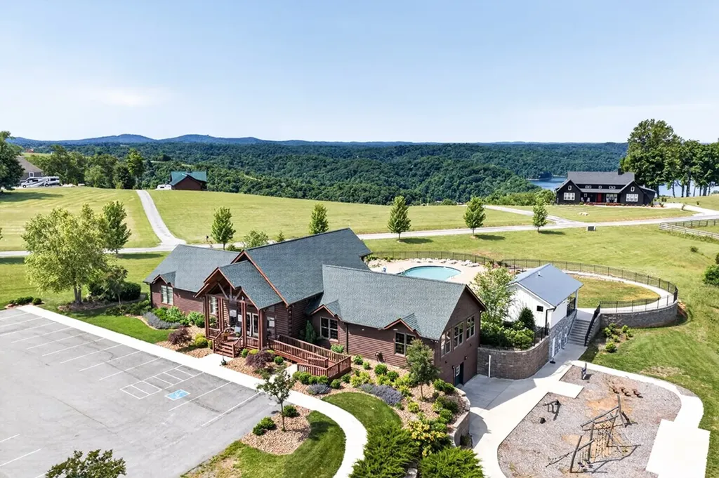71A Catfish Road Hilham TN 38568