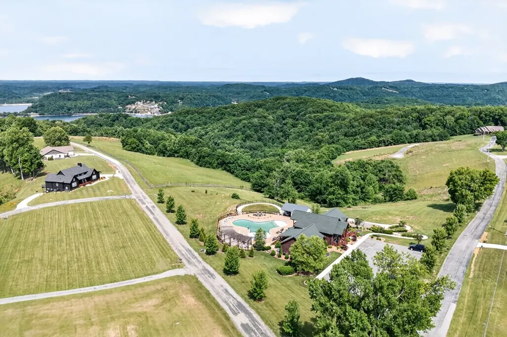 71A Catfish Road Hilham TN 38568