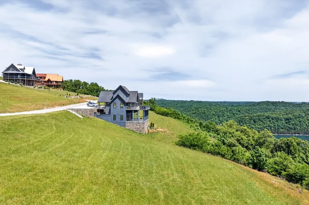 71A Catfish Road Hilham TN 38568