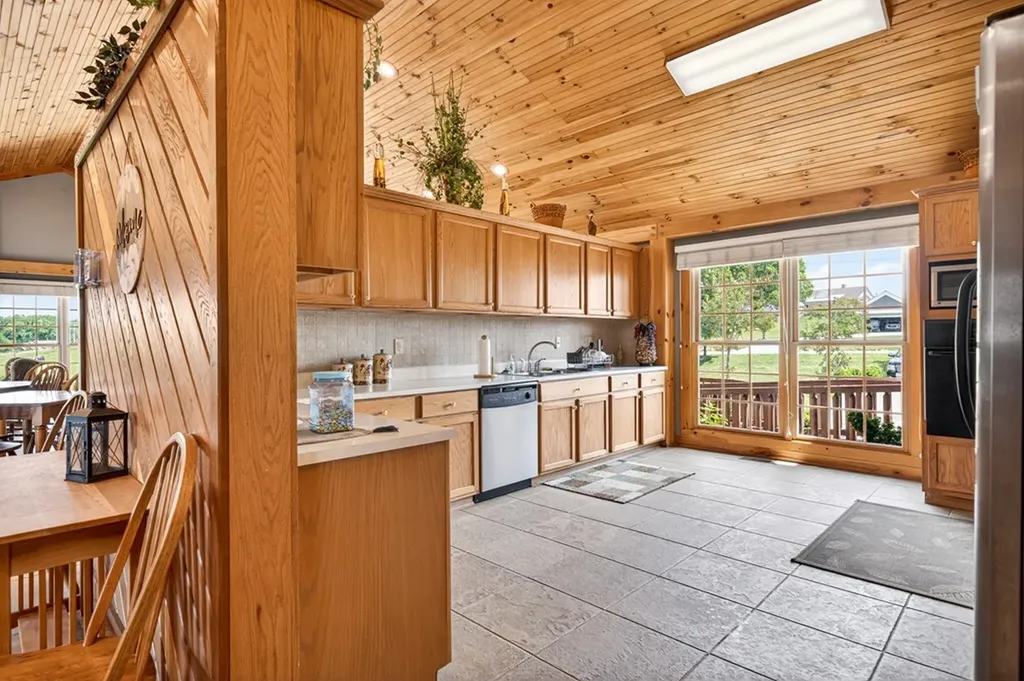 71A Catfish Road Hilham TN 38568