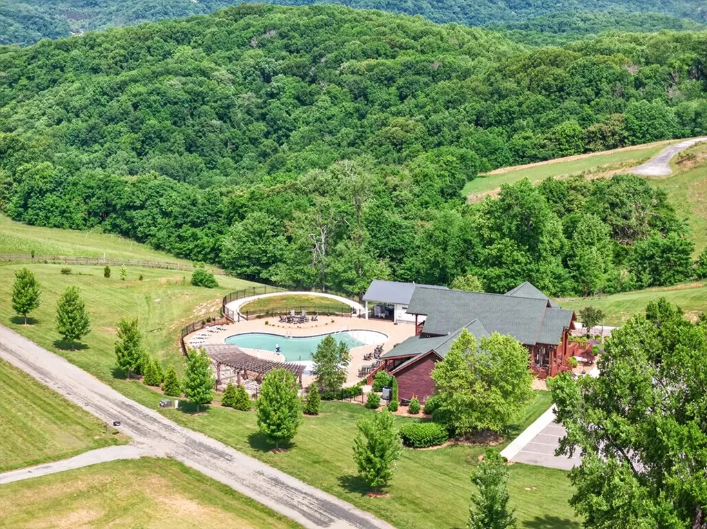 71A Catfish Road Hilham TN 38568