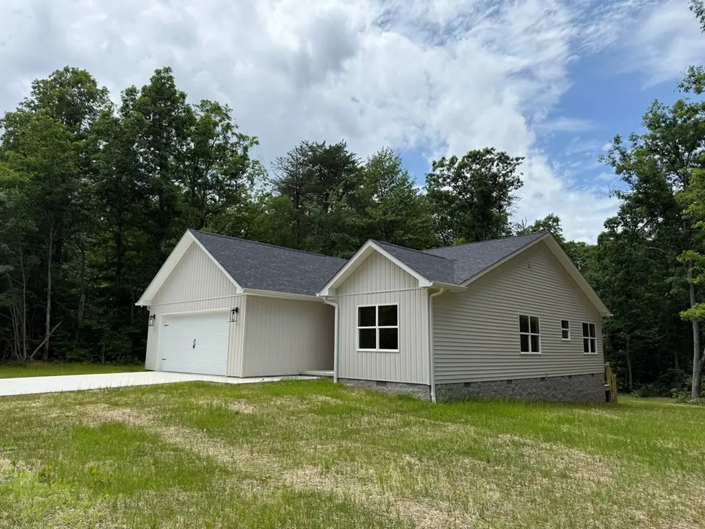 17430 East Meadow Creek Road Monterey TN 38574