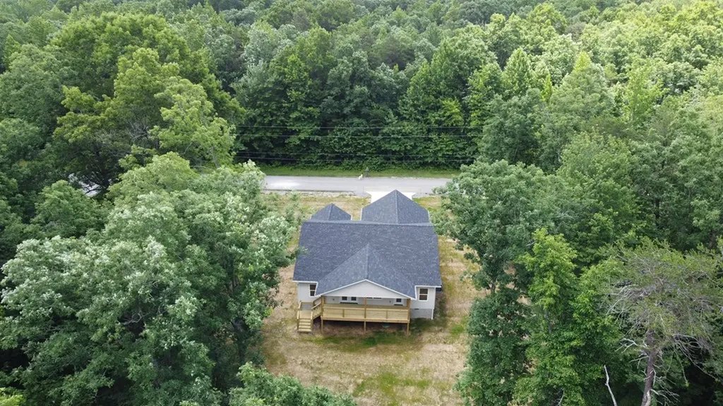 17430 East Meadow Creek Road Monterey TN 38574