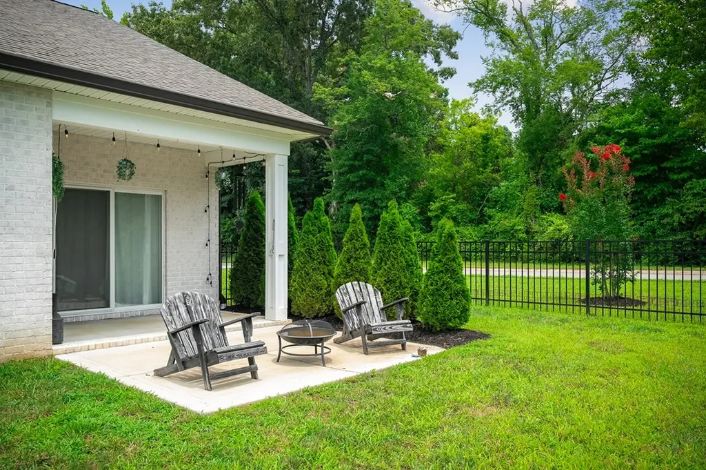 1400 Village Loop Cookeville TN 38501